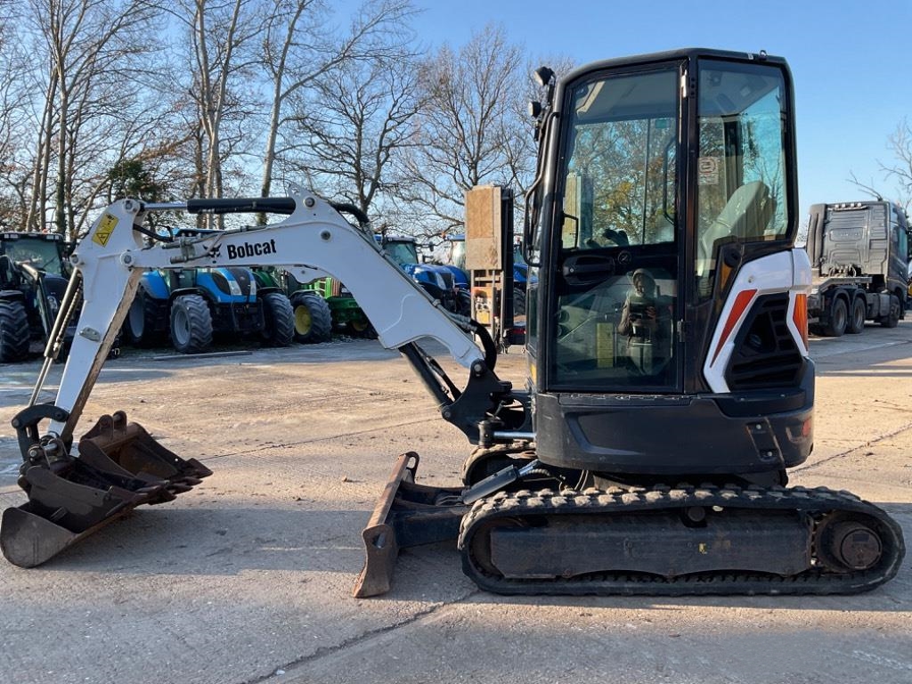 Bobcat E26
