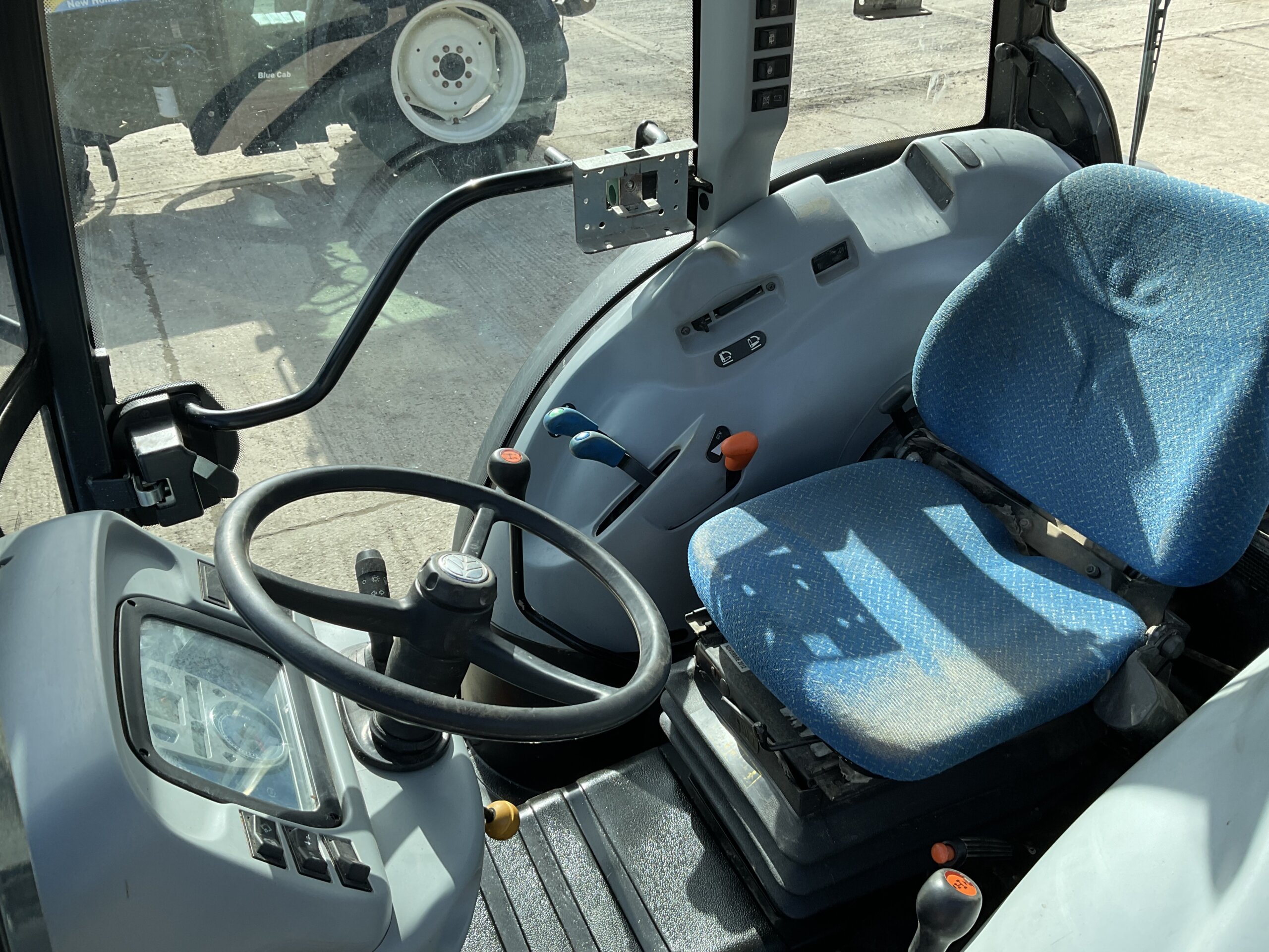 NEW HOLLAND T4050F