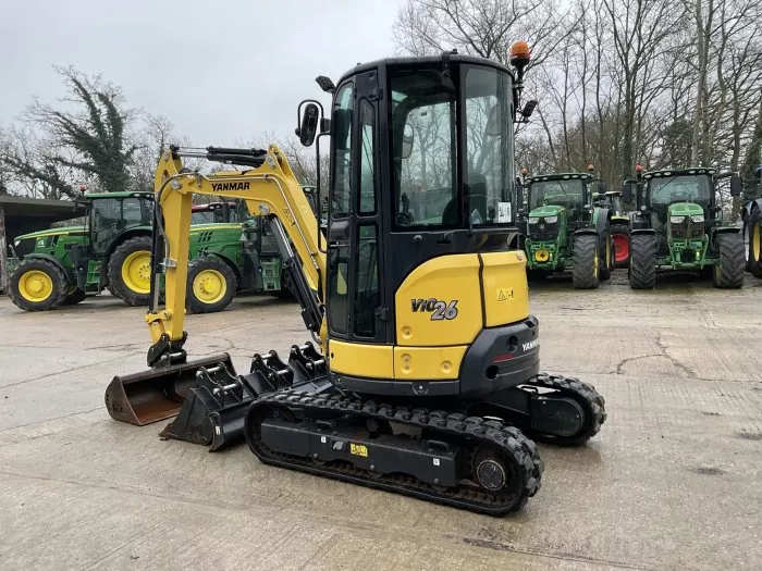 YANMAR VIO26