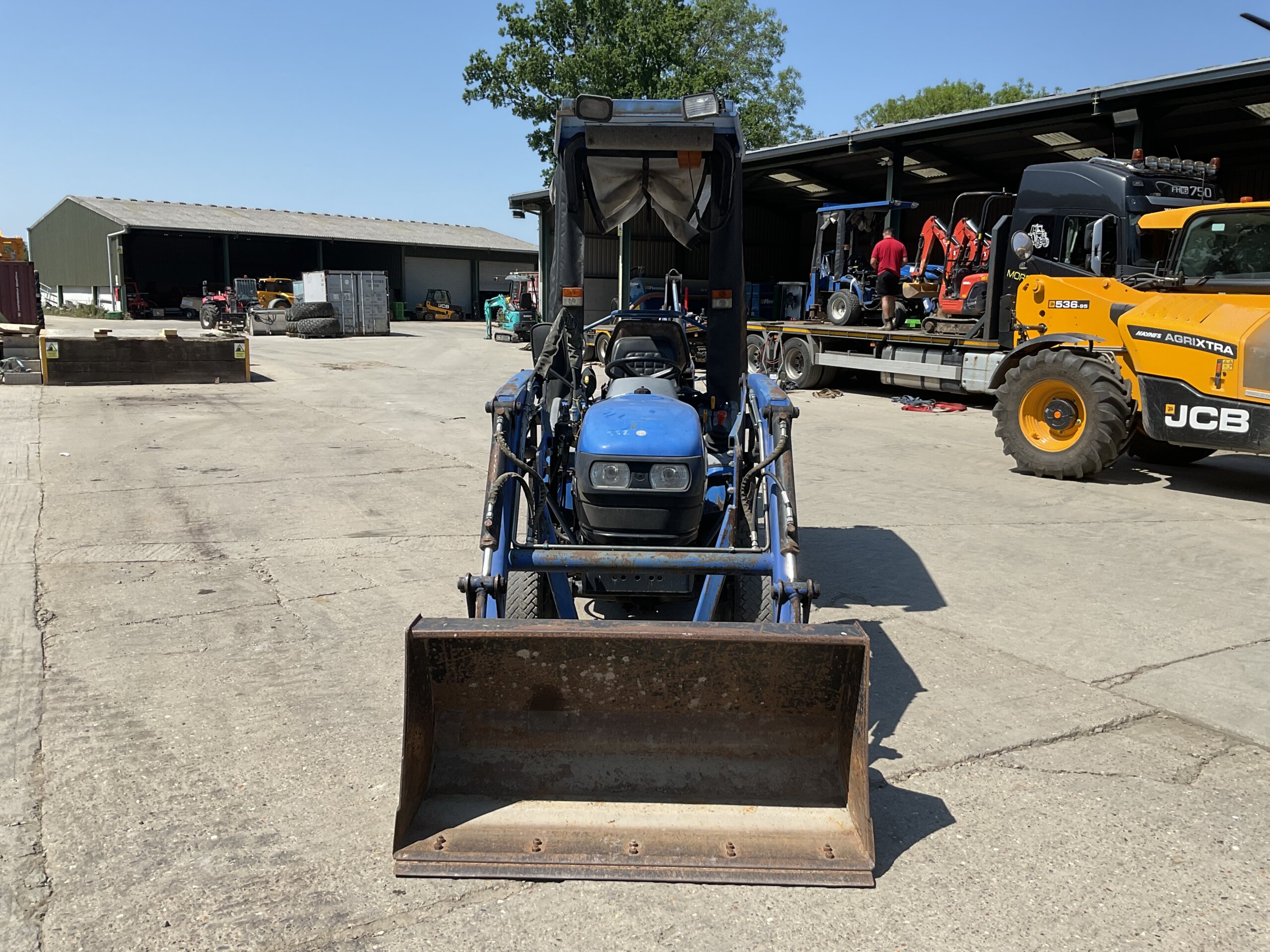 NEW HOLLAND TC24D