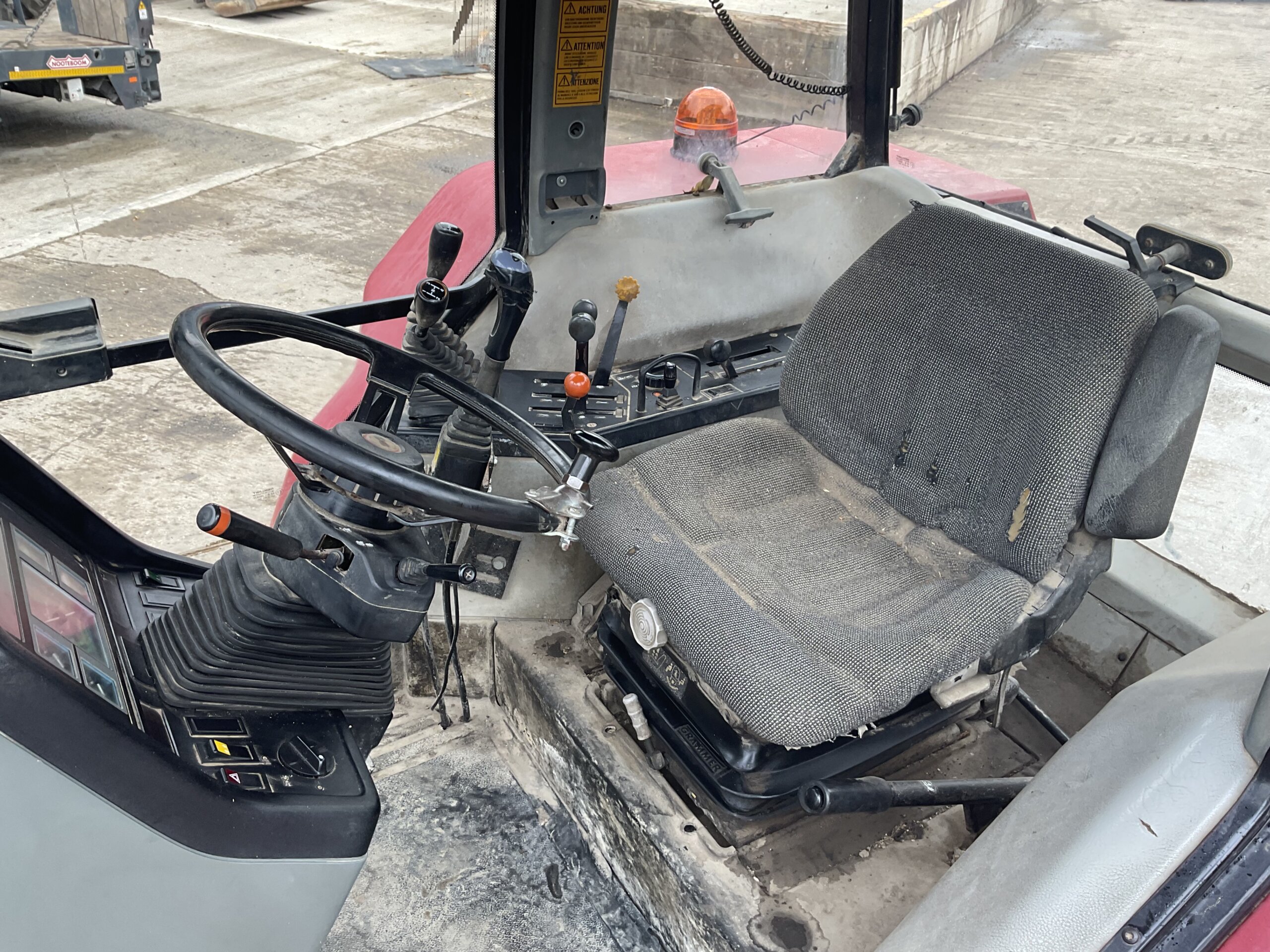 CASE INTERNATIONAL 5130 MAXXUM