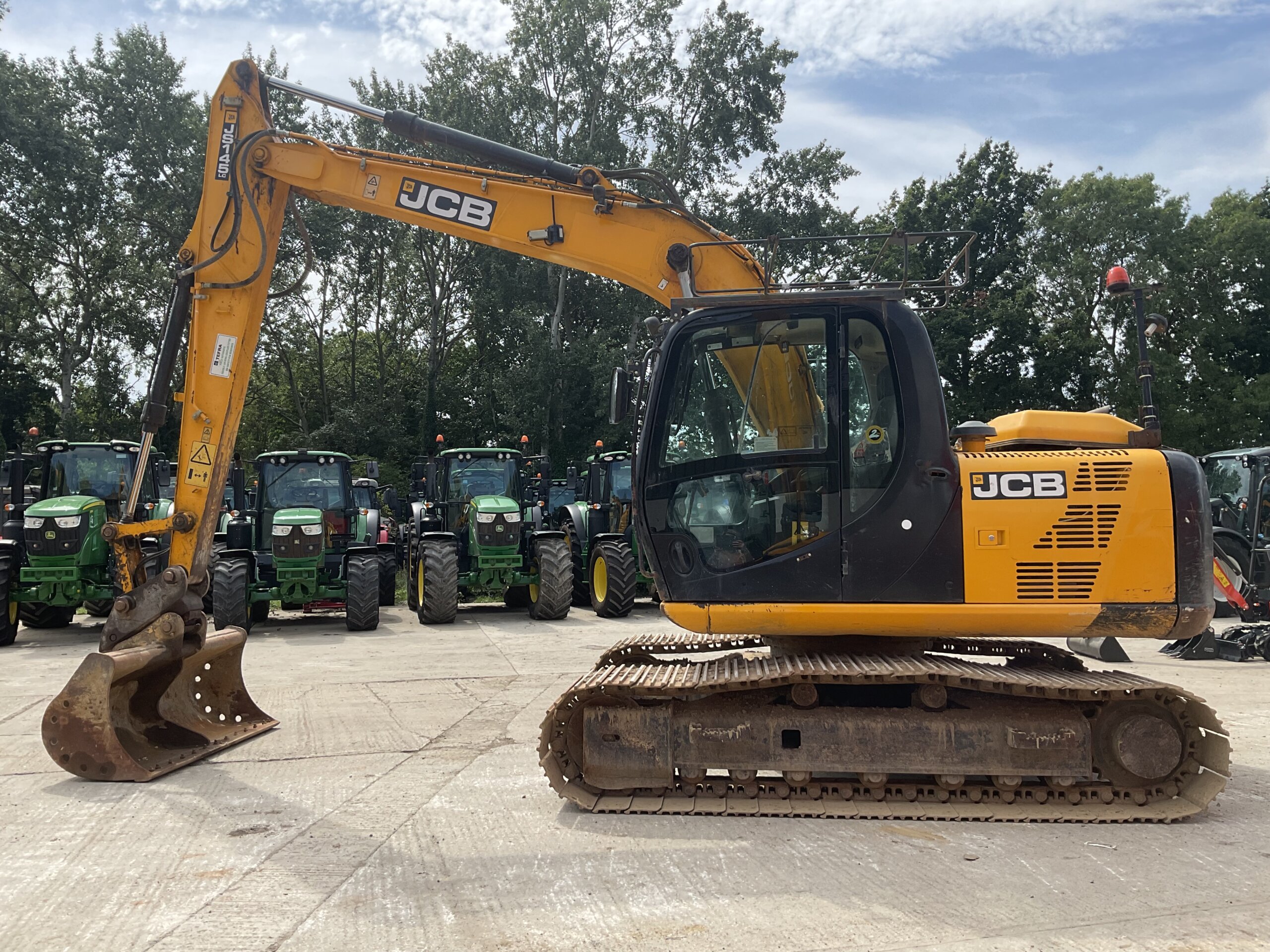 JCB JS145LC