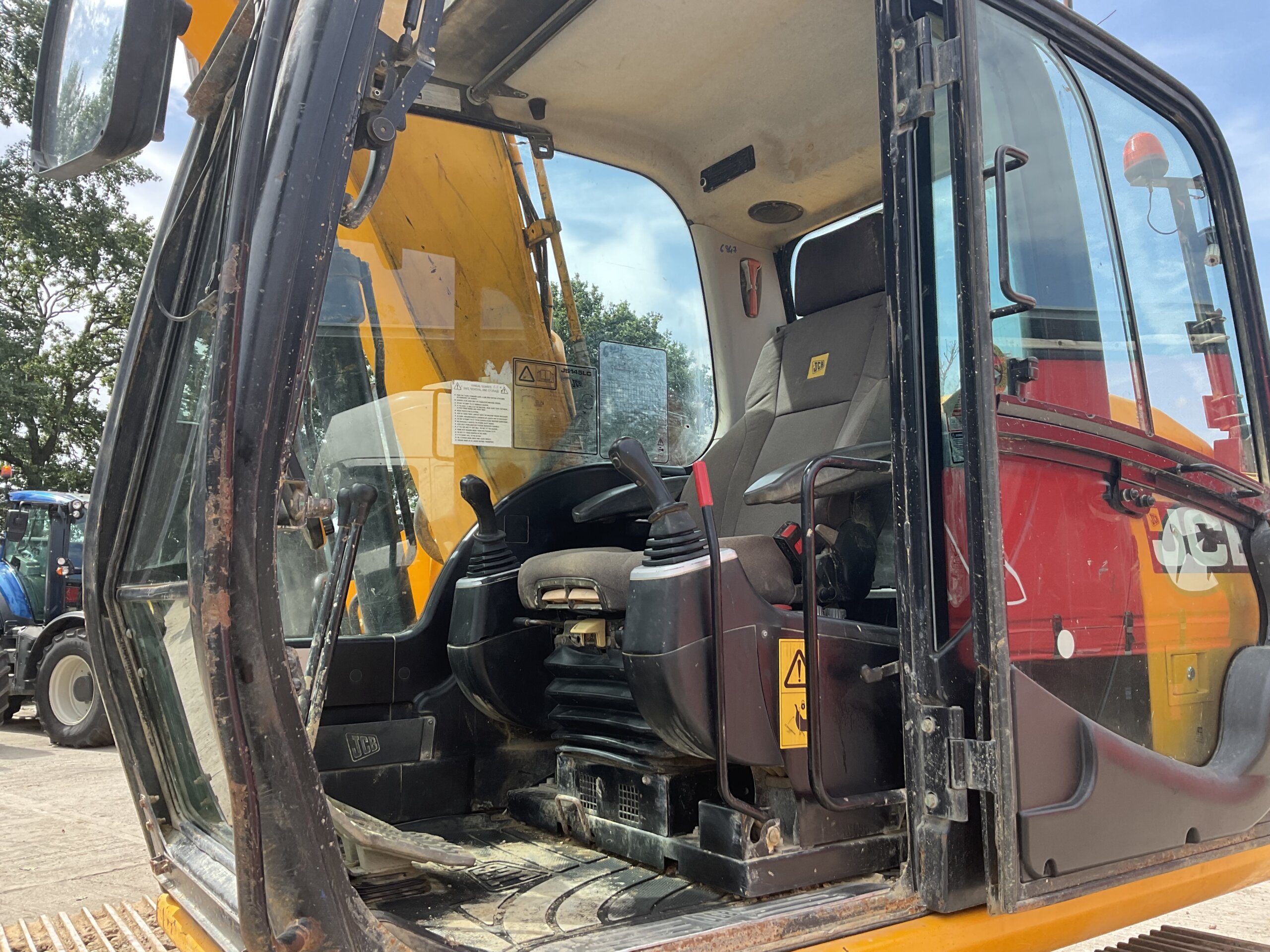 JCB JS145LC