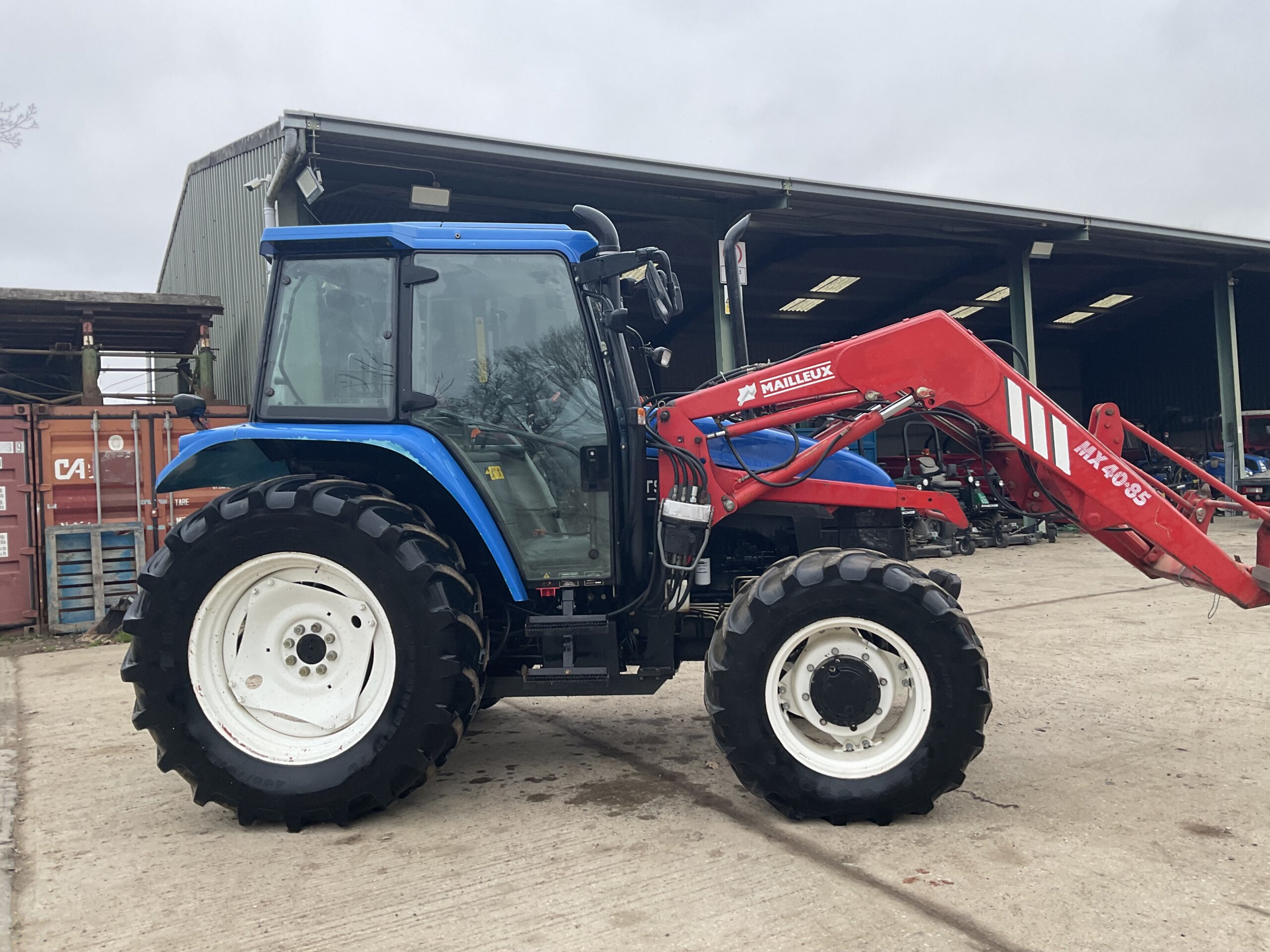 NEW HOLLAND TS100