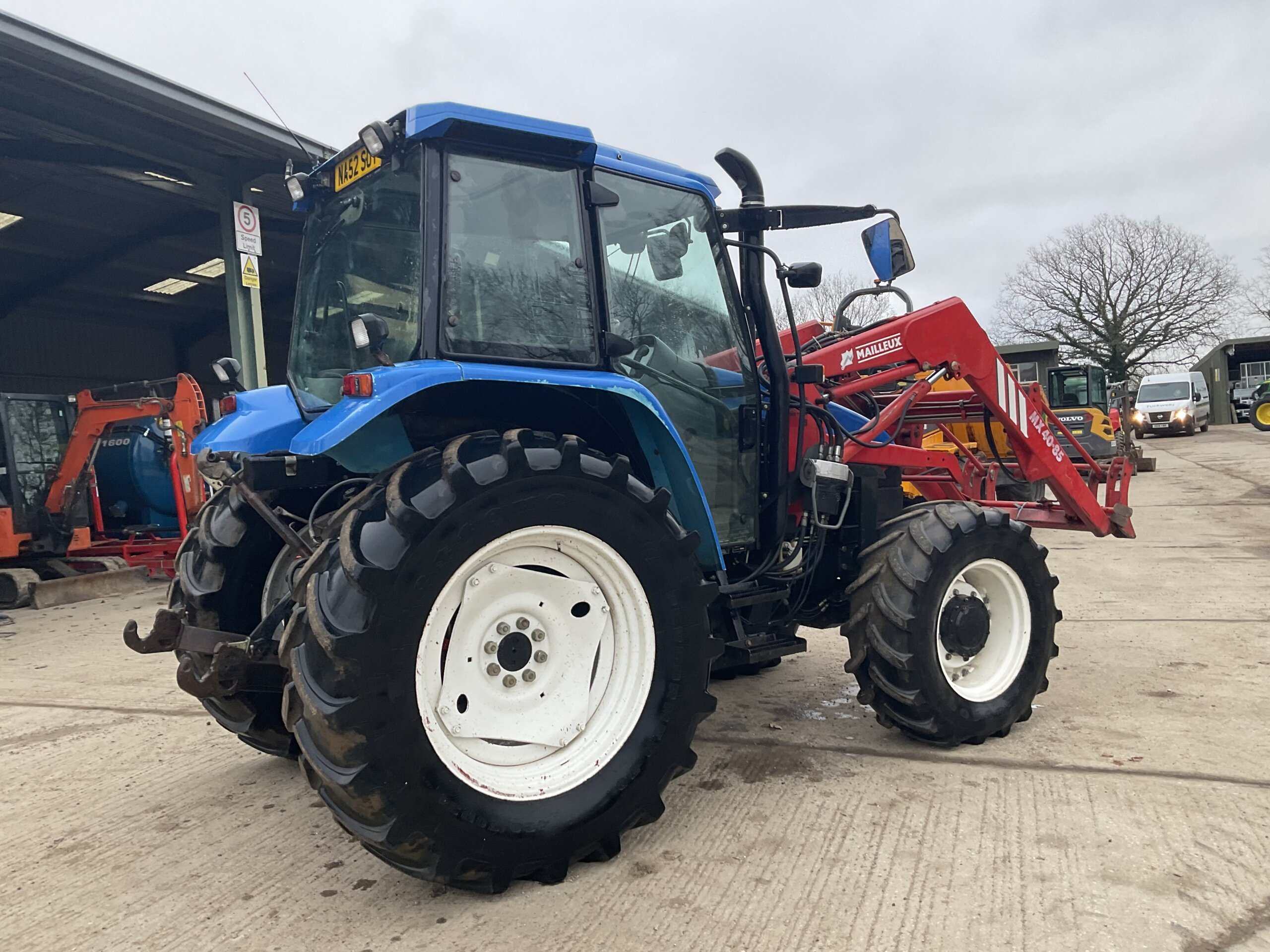 NEW HOLLAND TS100