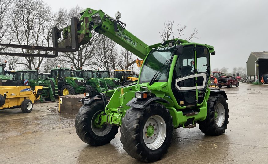 MERLO TF42.7