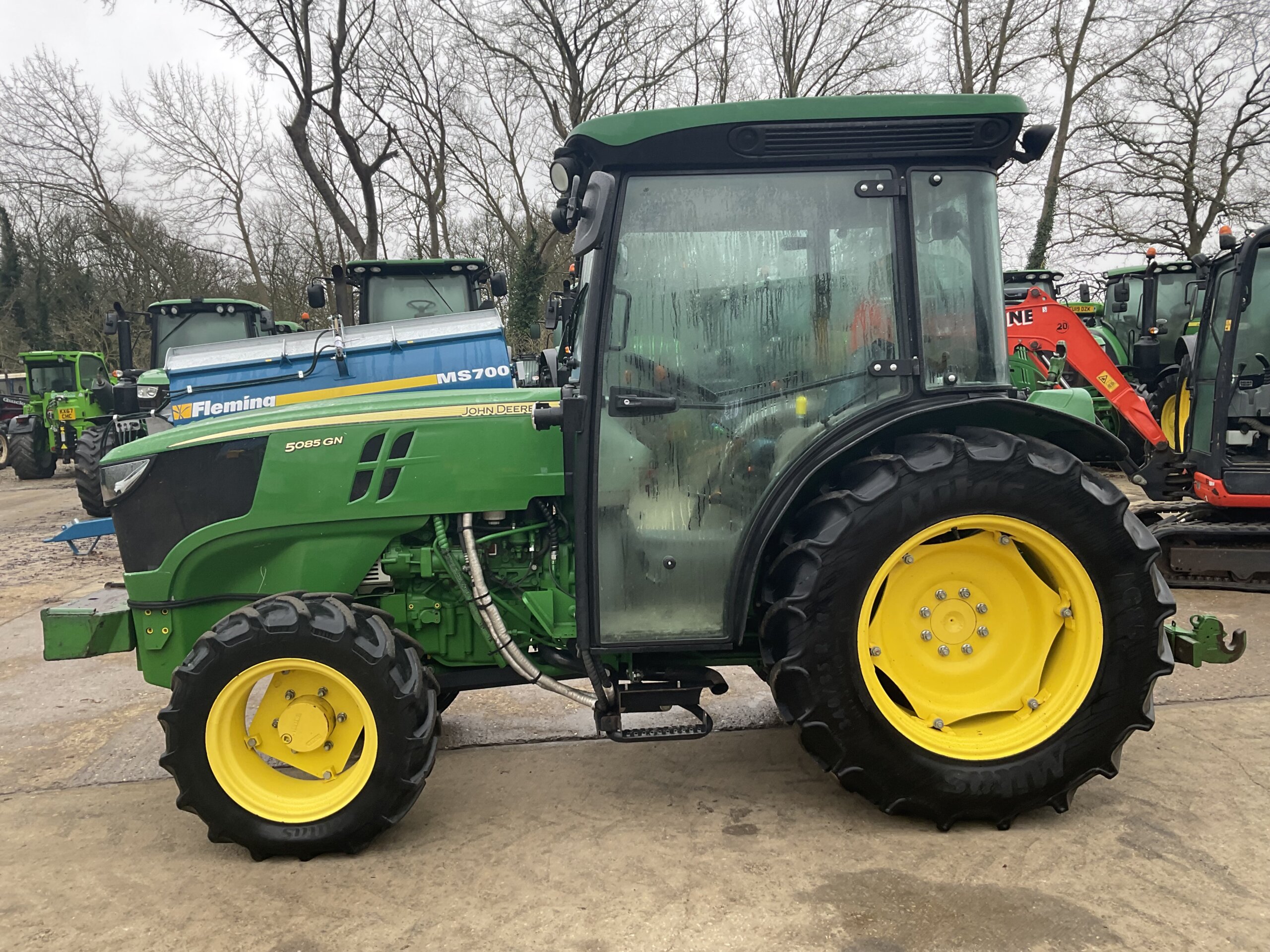 JOHN DEERE 5085GN