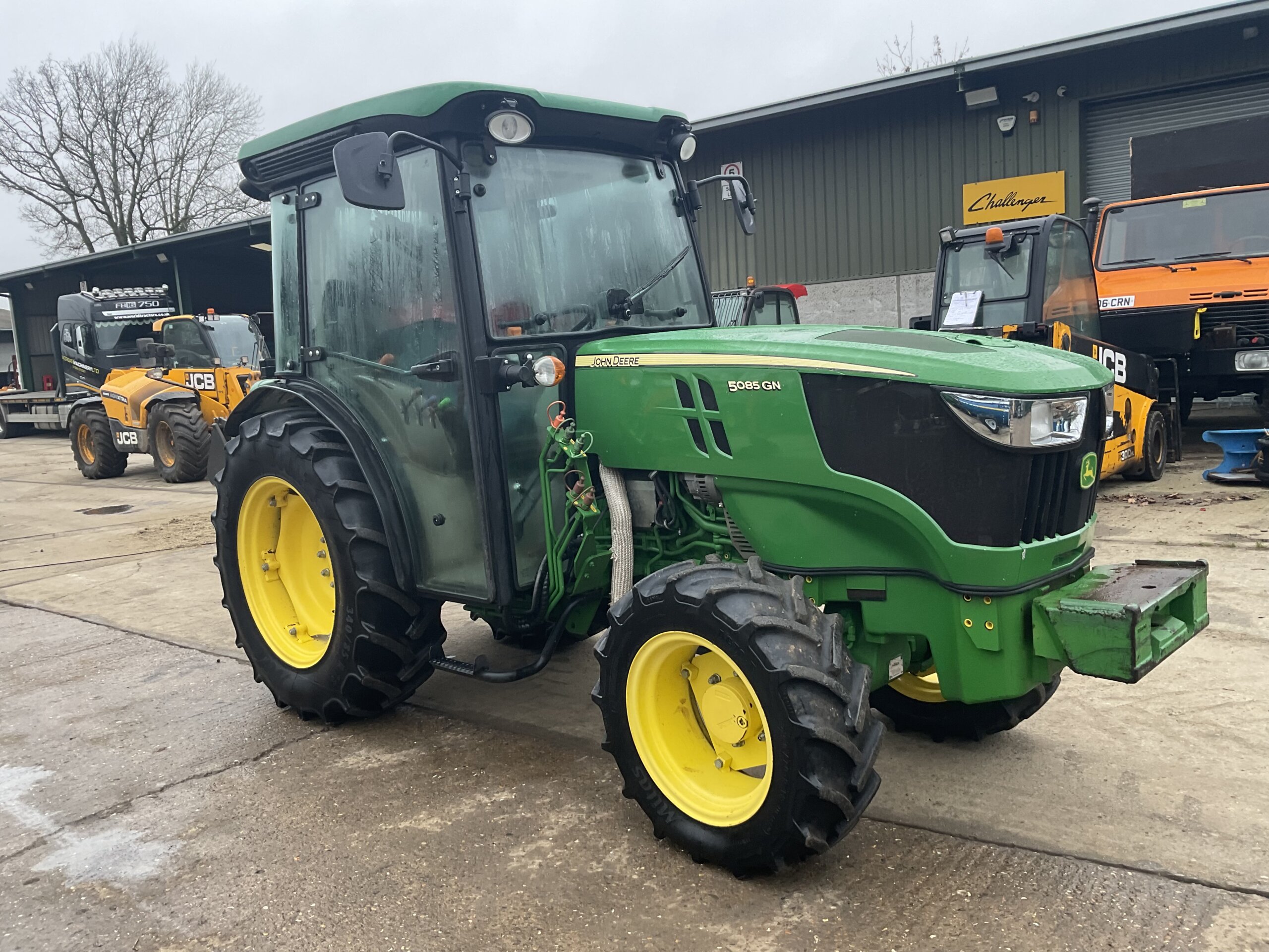 JOHN DEERE 5085GN