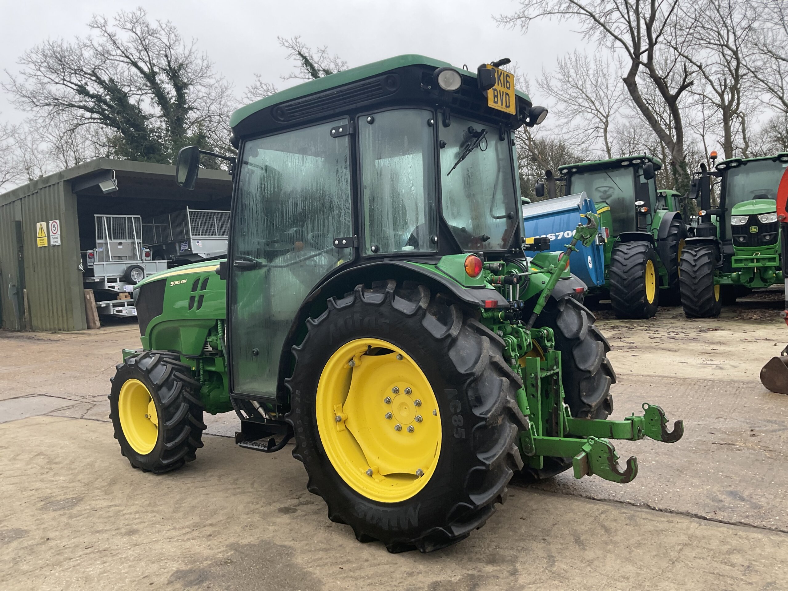 JOHN DEERE 5085GN