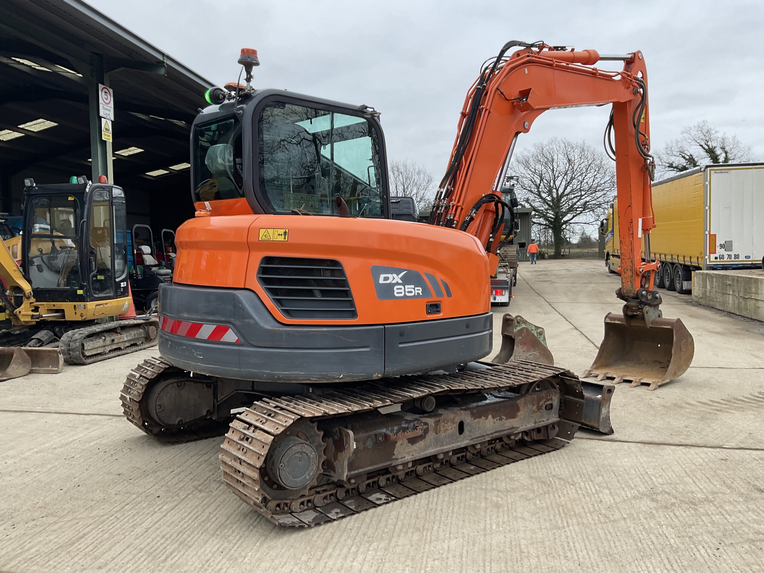 DOOSAN DX85-R