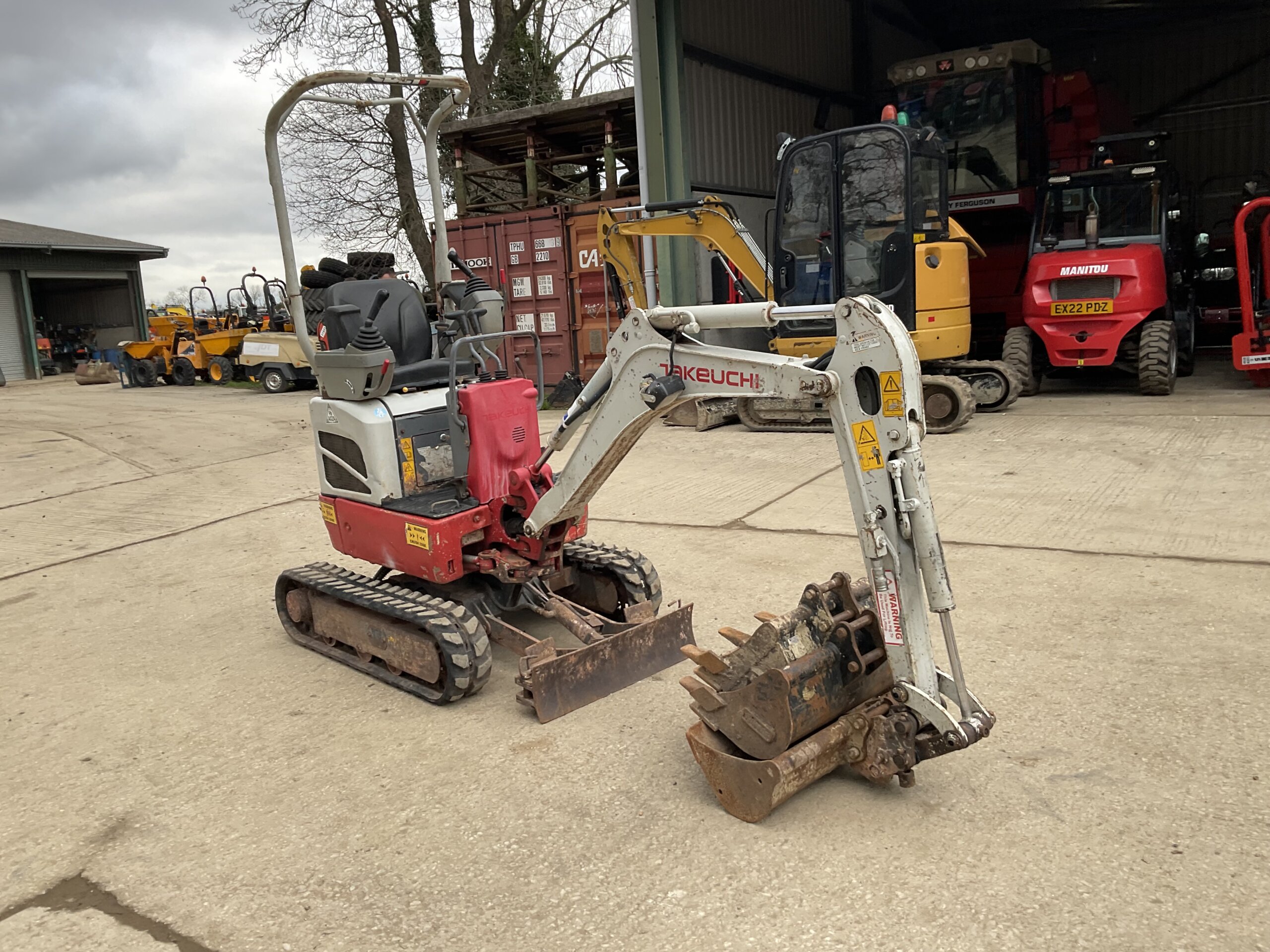 TAKEUCHI TB210R