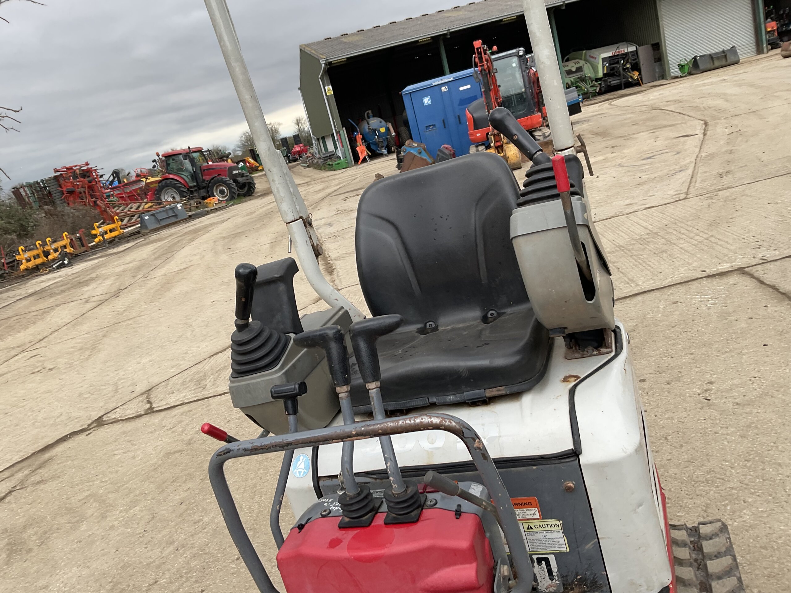 TAKEUCHI TB210R
