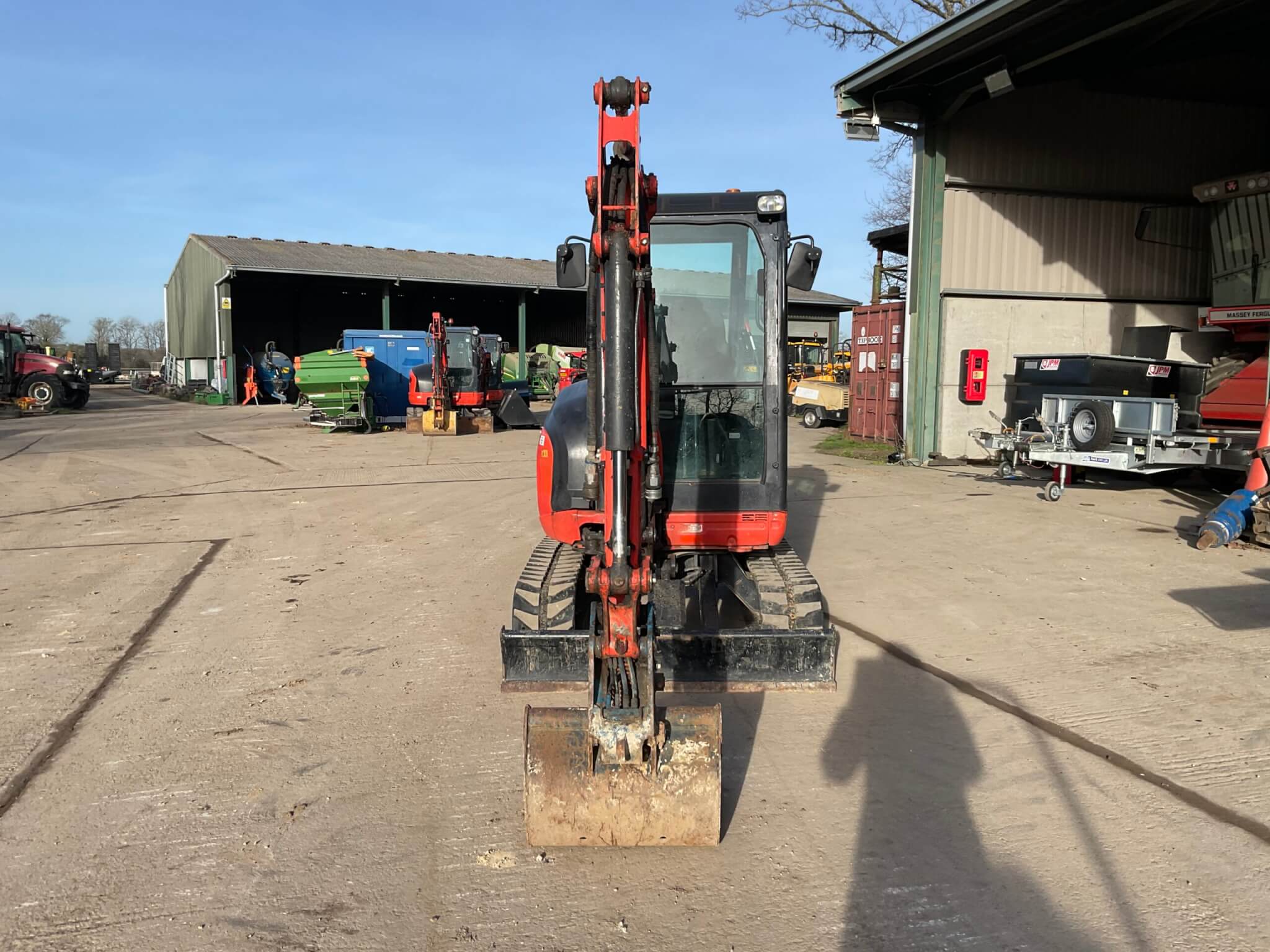 KUBOTA U27