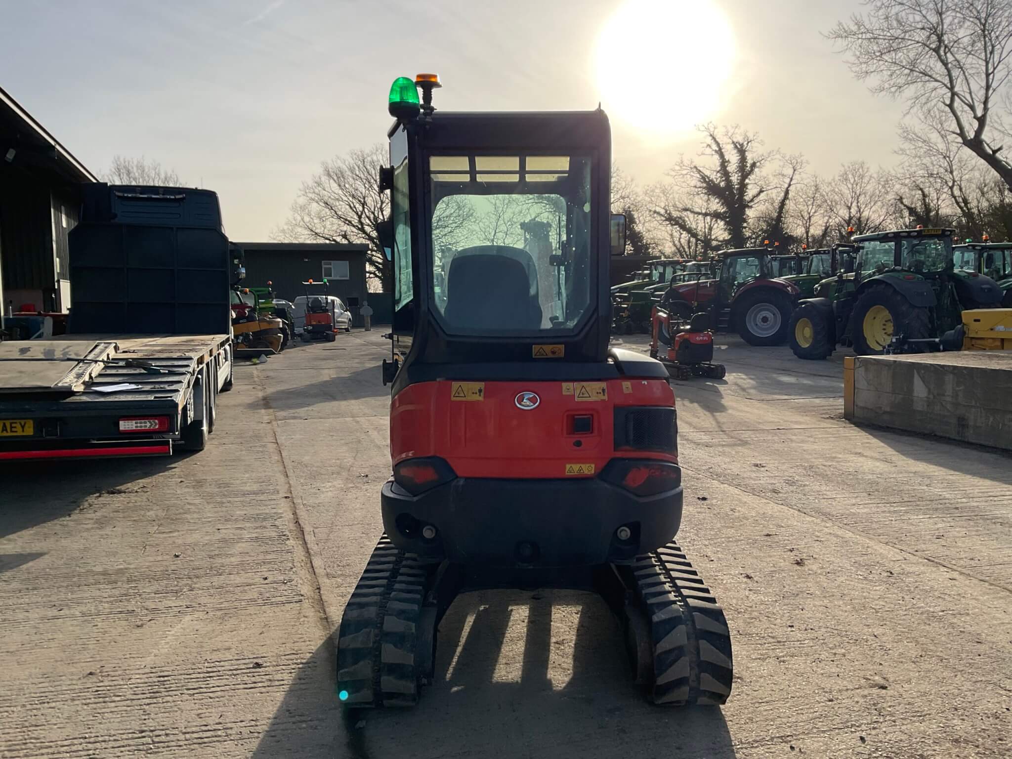KUBOTA U27
