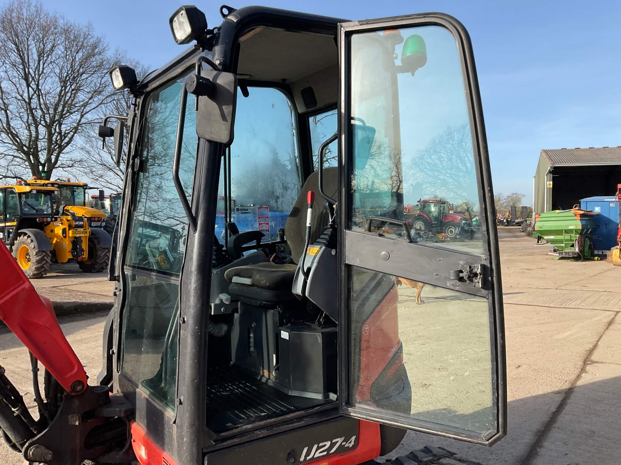 KUBOTA U27