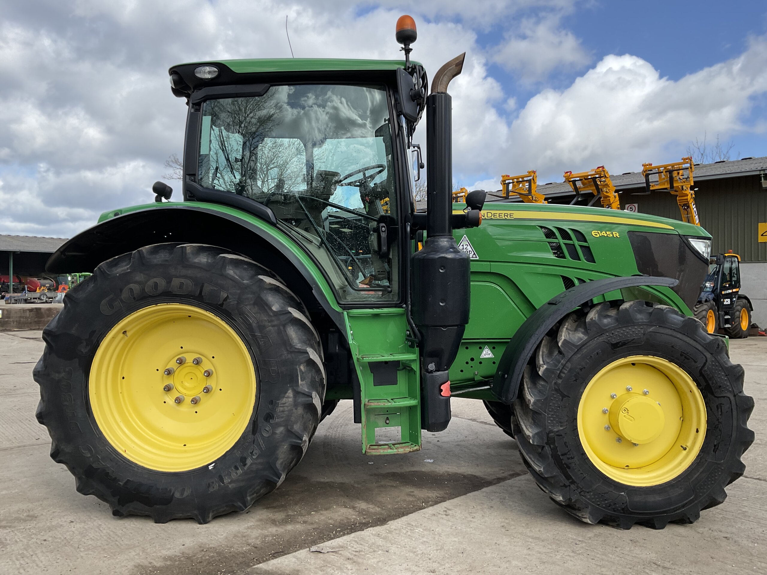 JOHN DEERE 6145R