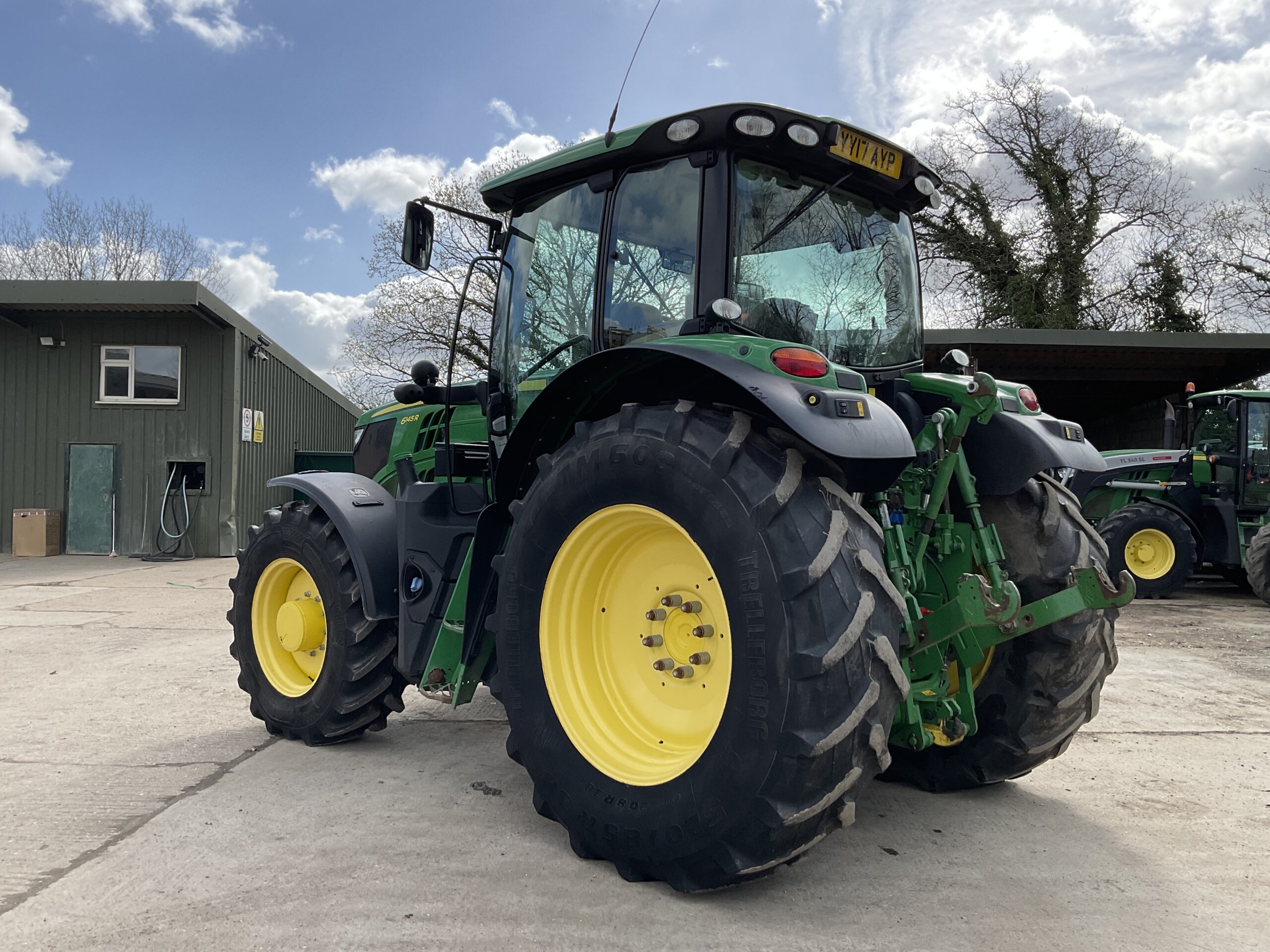 JOHN DEERE 6145R