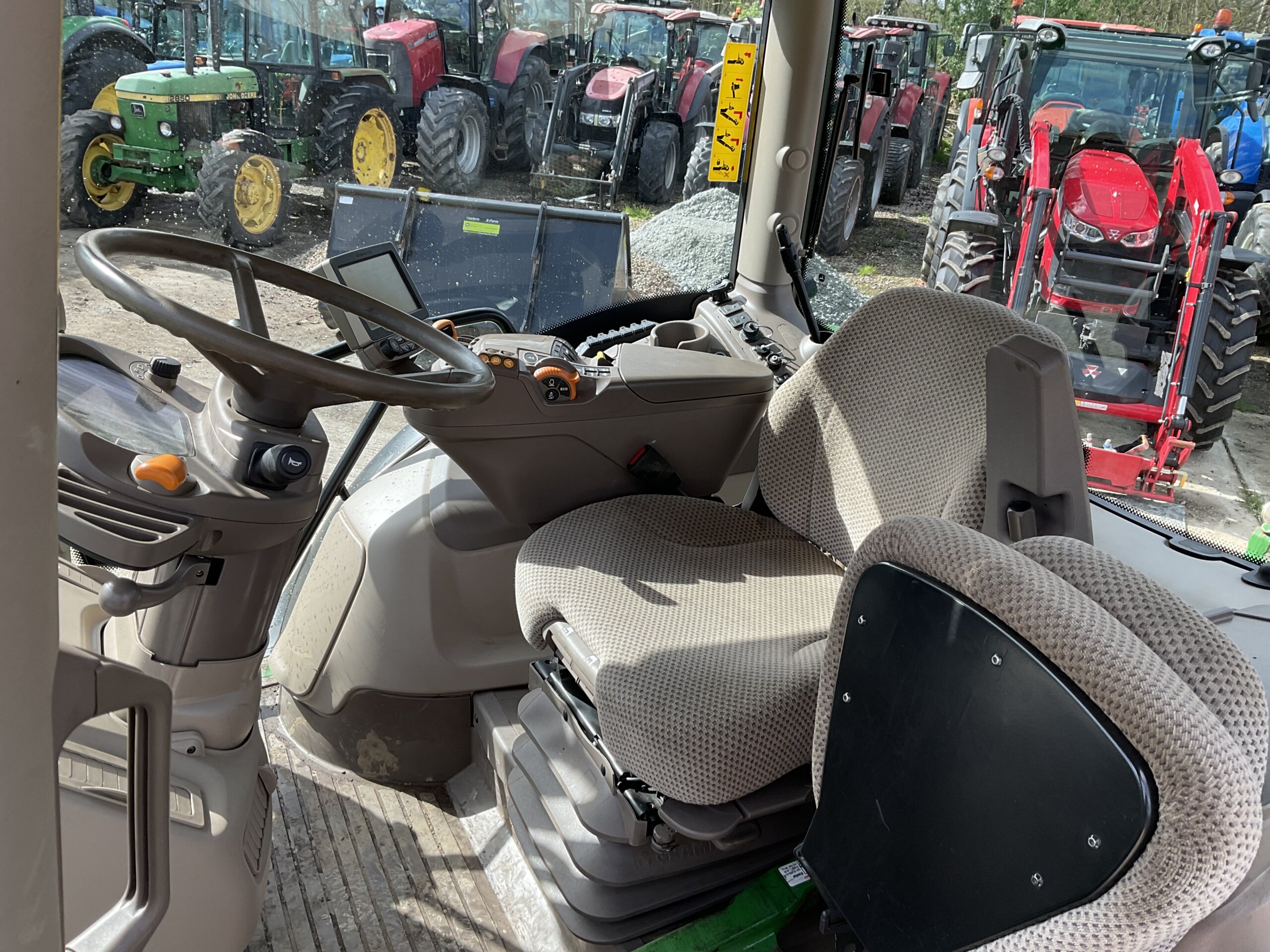 JOHN DEERE 6145R