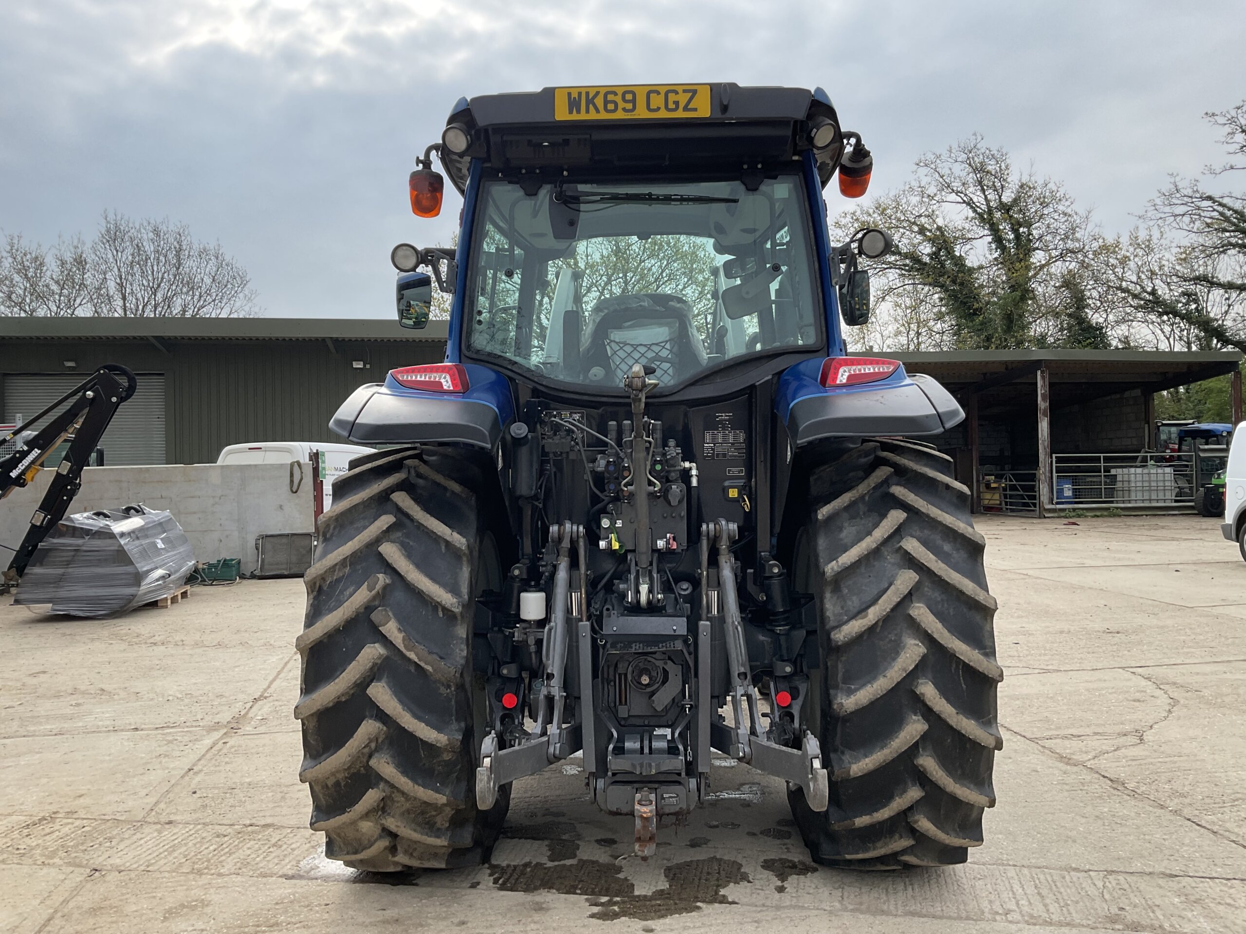 VALTRA A104 HI-TECH