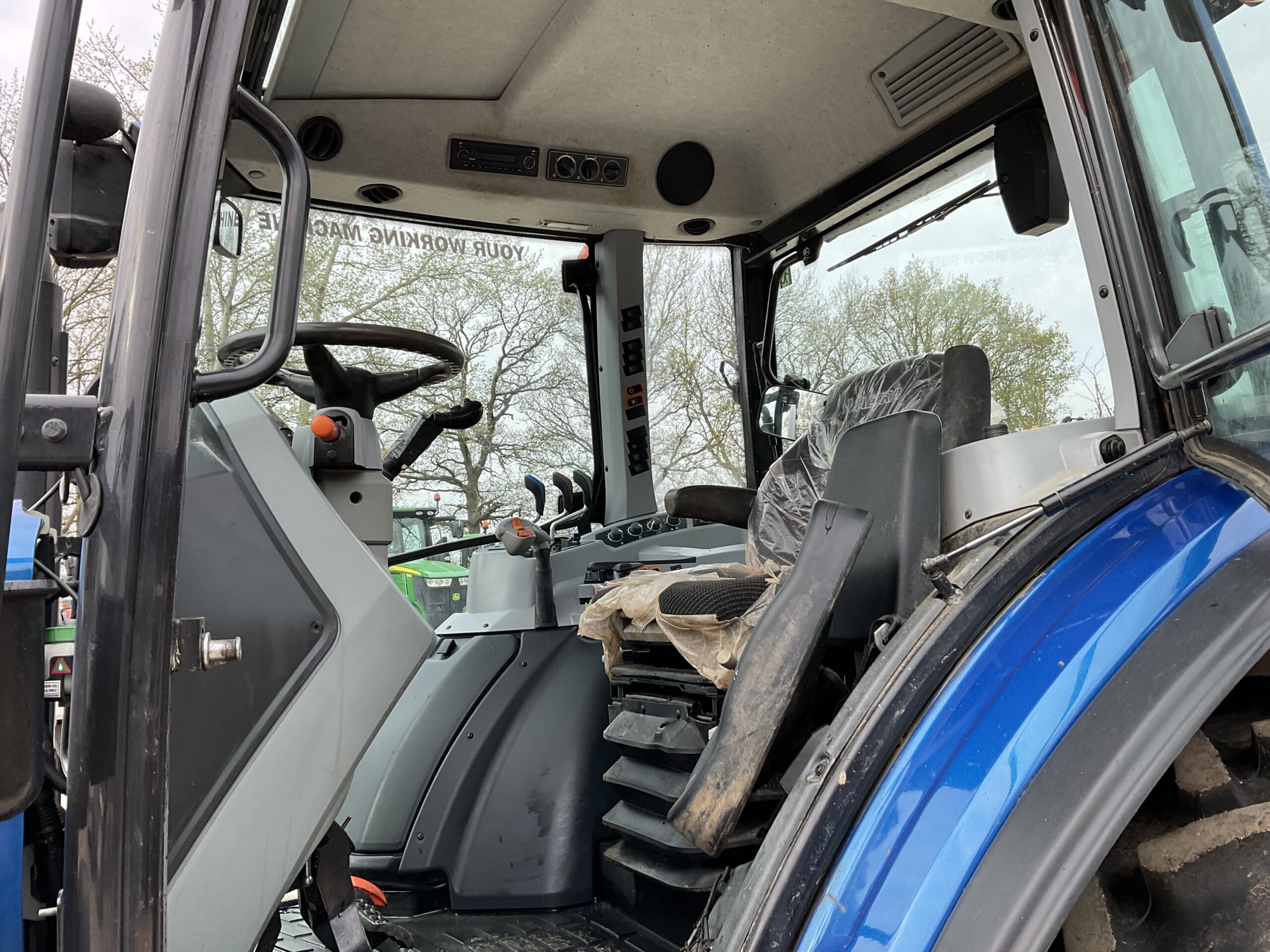 VALTRA A104 HI-TECH
