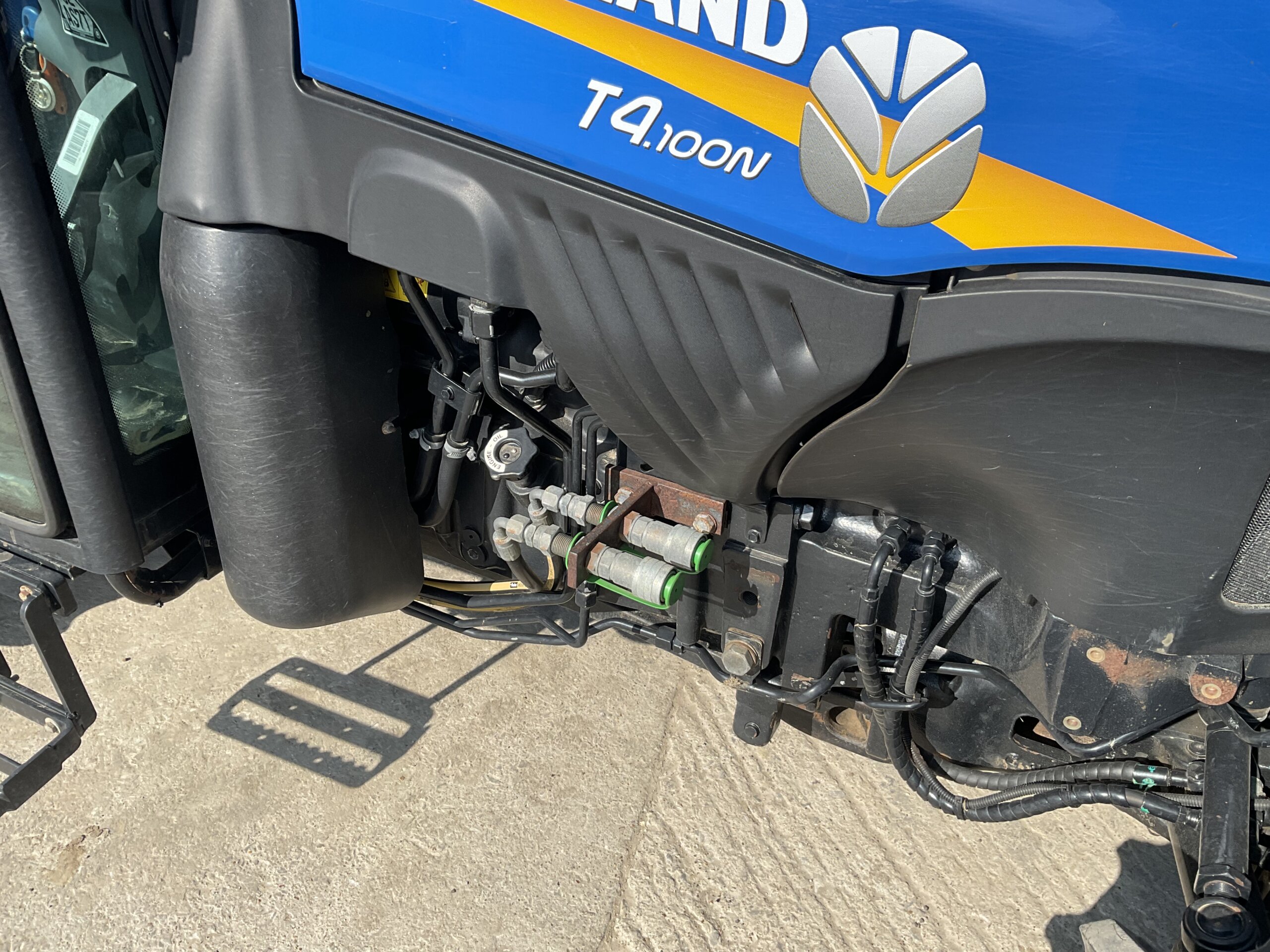 NEW HOLLAND T4.100N