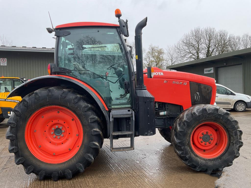 Kubota M135GX