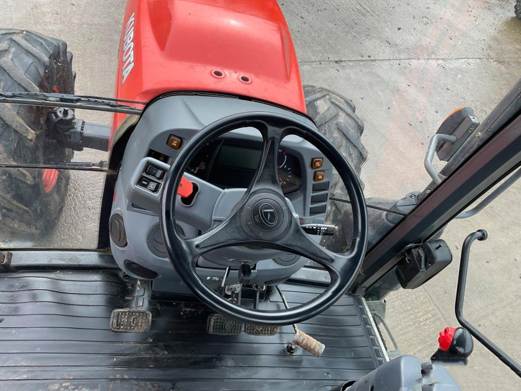 Kubota M135GX