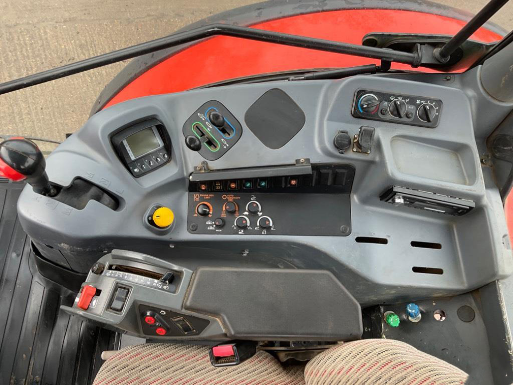 Kubota M135GX