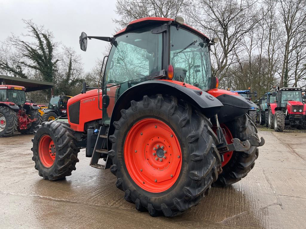 Kubota M135GX
