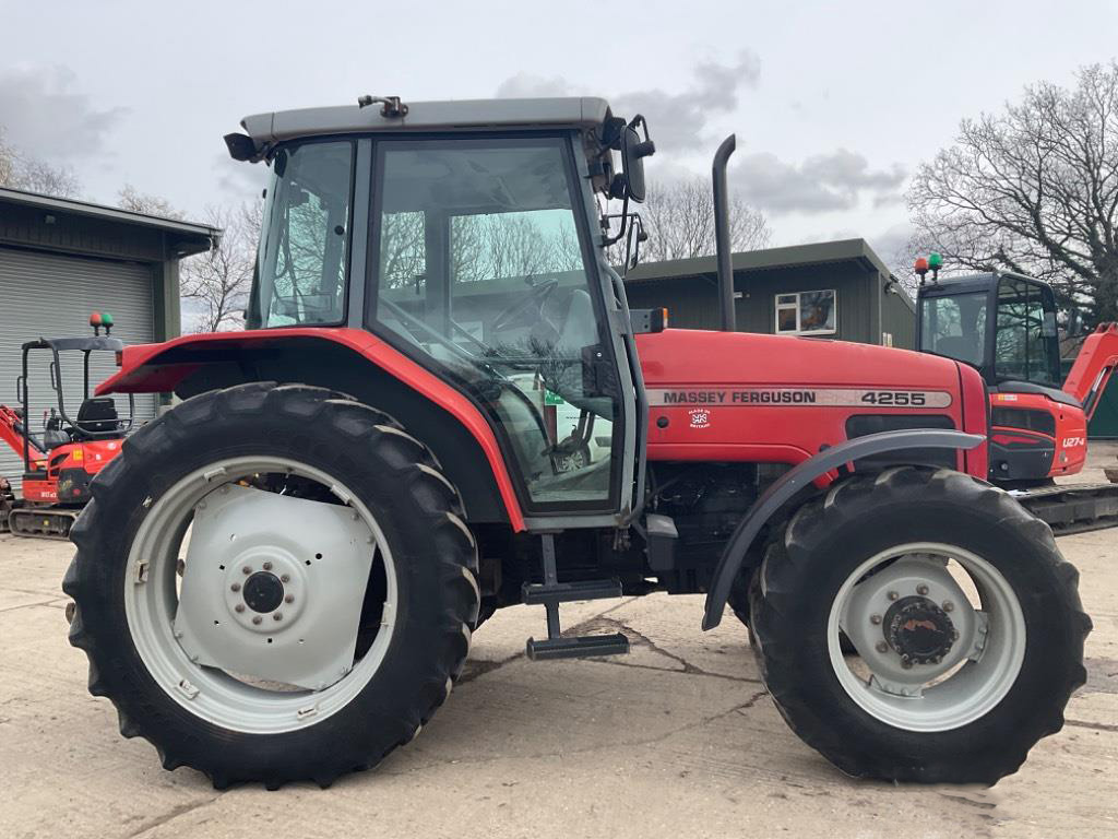 Massey Ferguson 4255