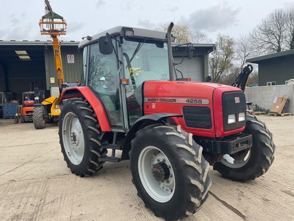 Massey Ferguson 4255