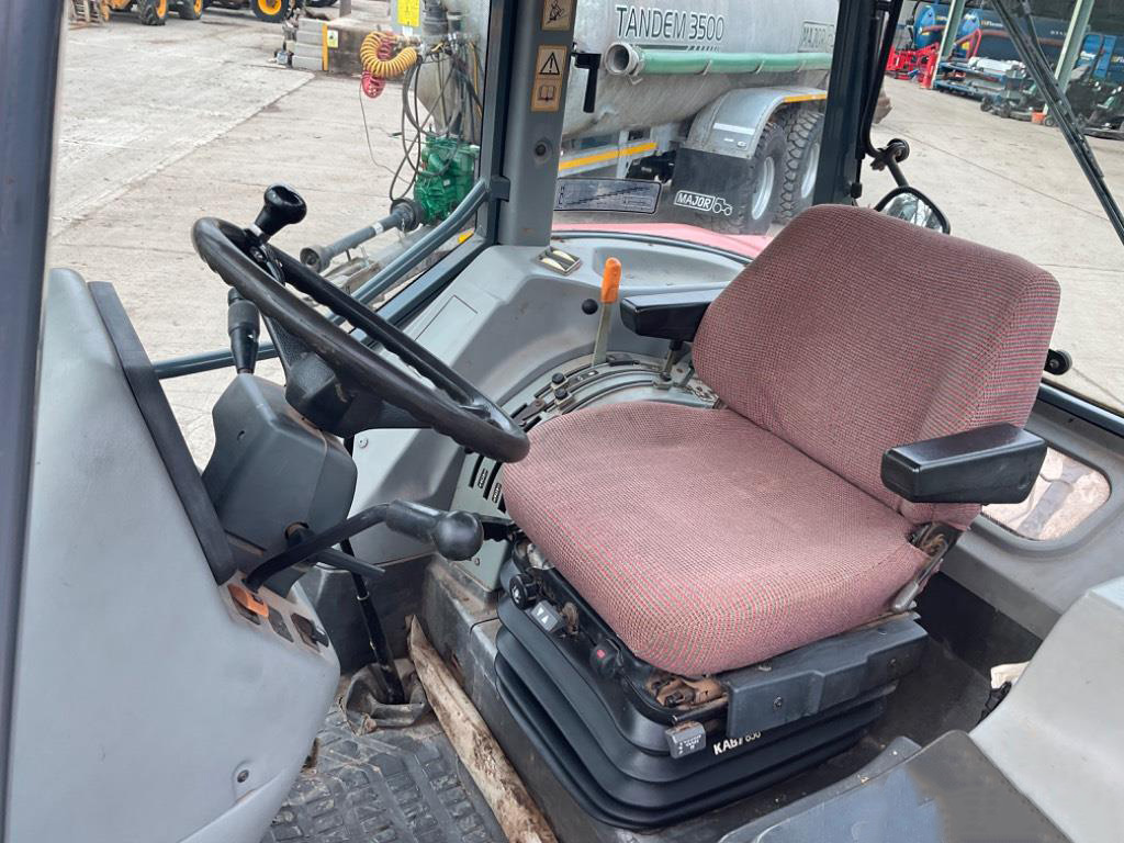 Massey Ferguson 4255