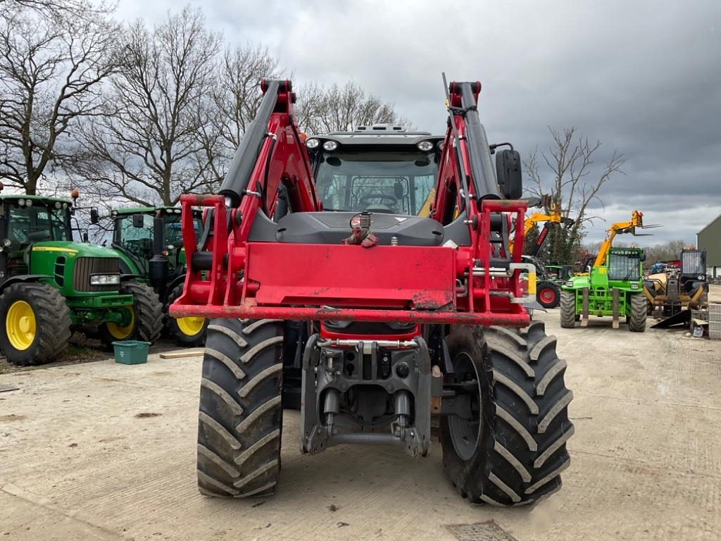 Massey Ferguson 6718S