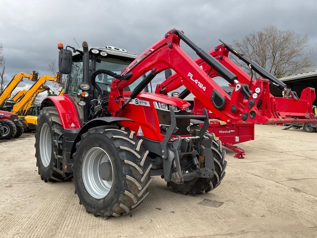 Massey Ferguson 6718S