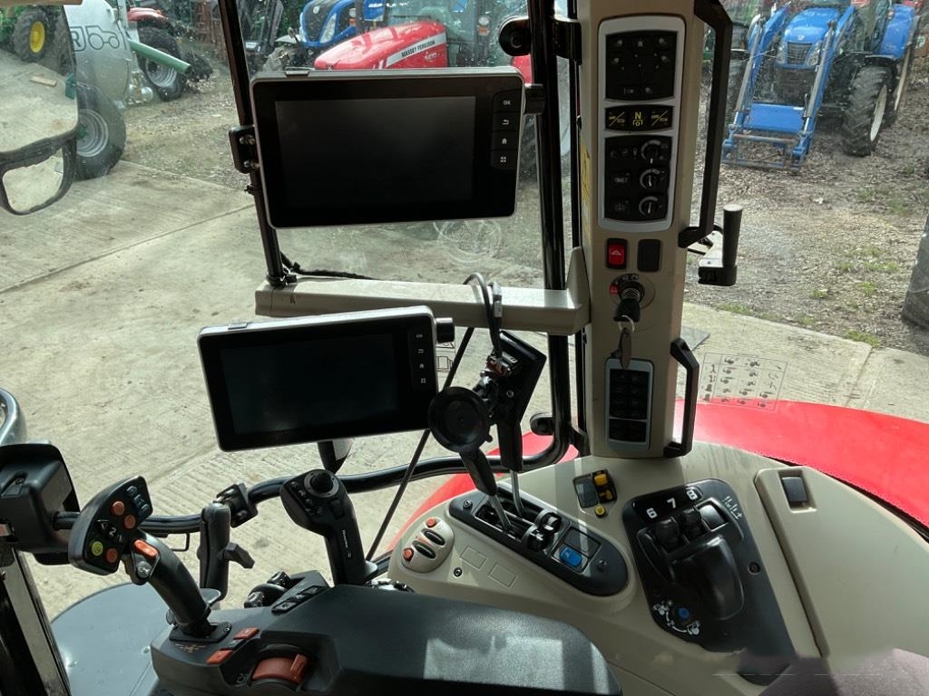 Massey Ferguson 6718S