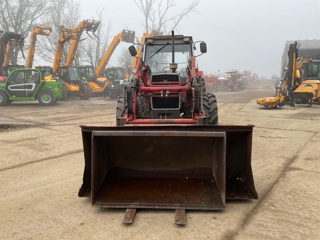 Massey Ferguson 390