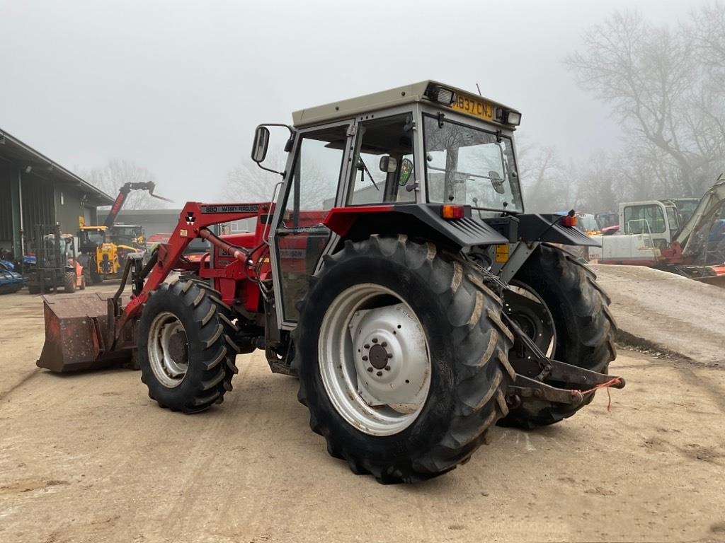 Massey Ferguson 390