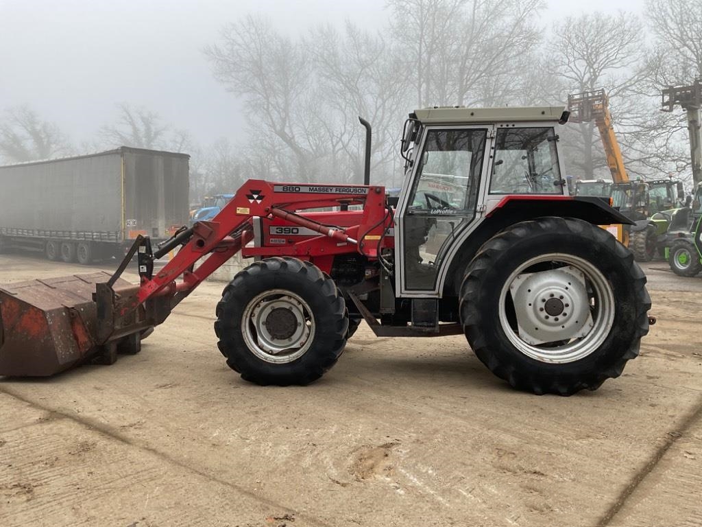 Massey Ferguson 390