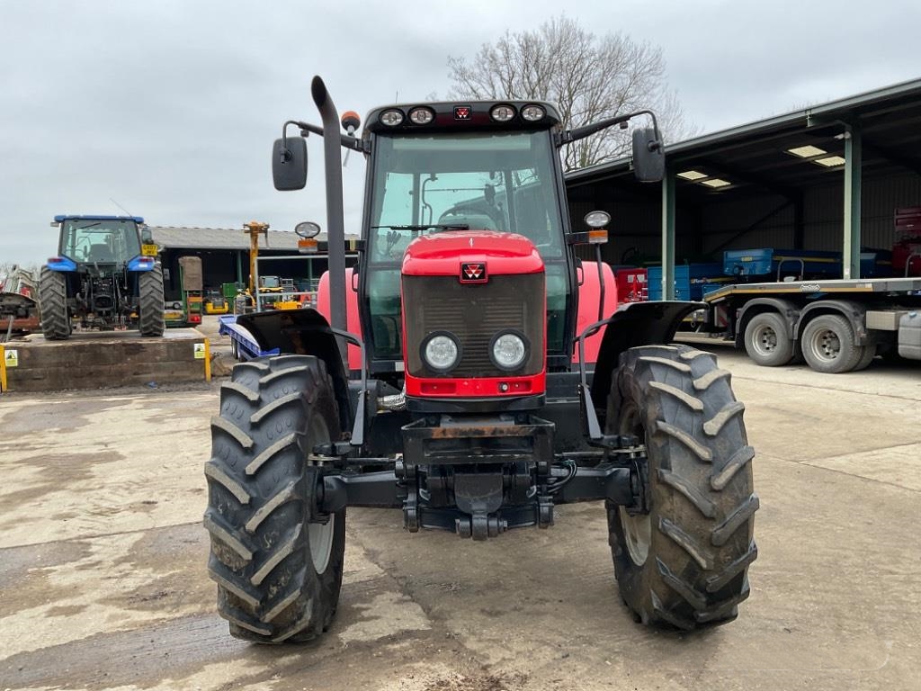 Massey Ferguson 5470