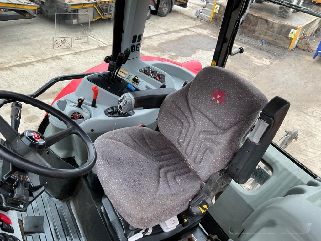 Massey Ferguson 5470