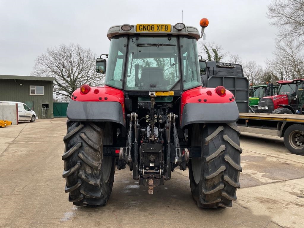 Massey Ferguson 5470