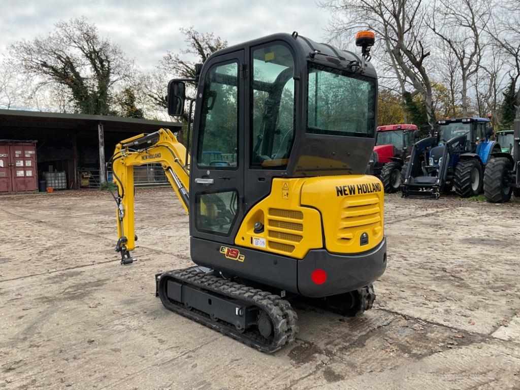 New Holland E19C