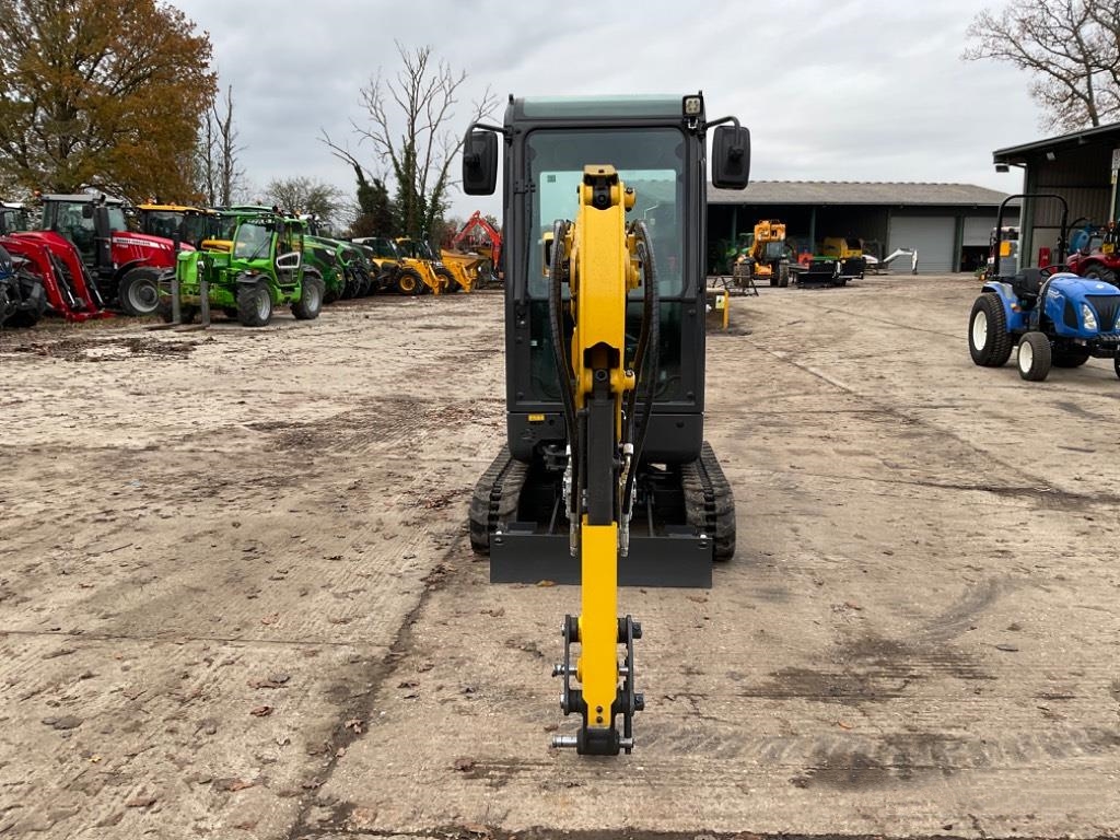 New Holland E19C