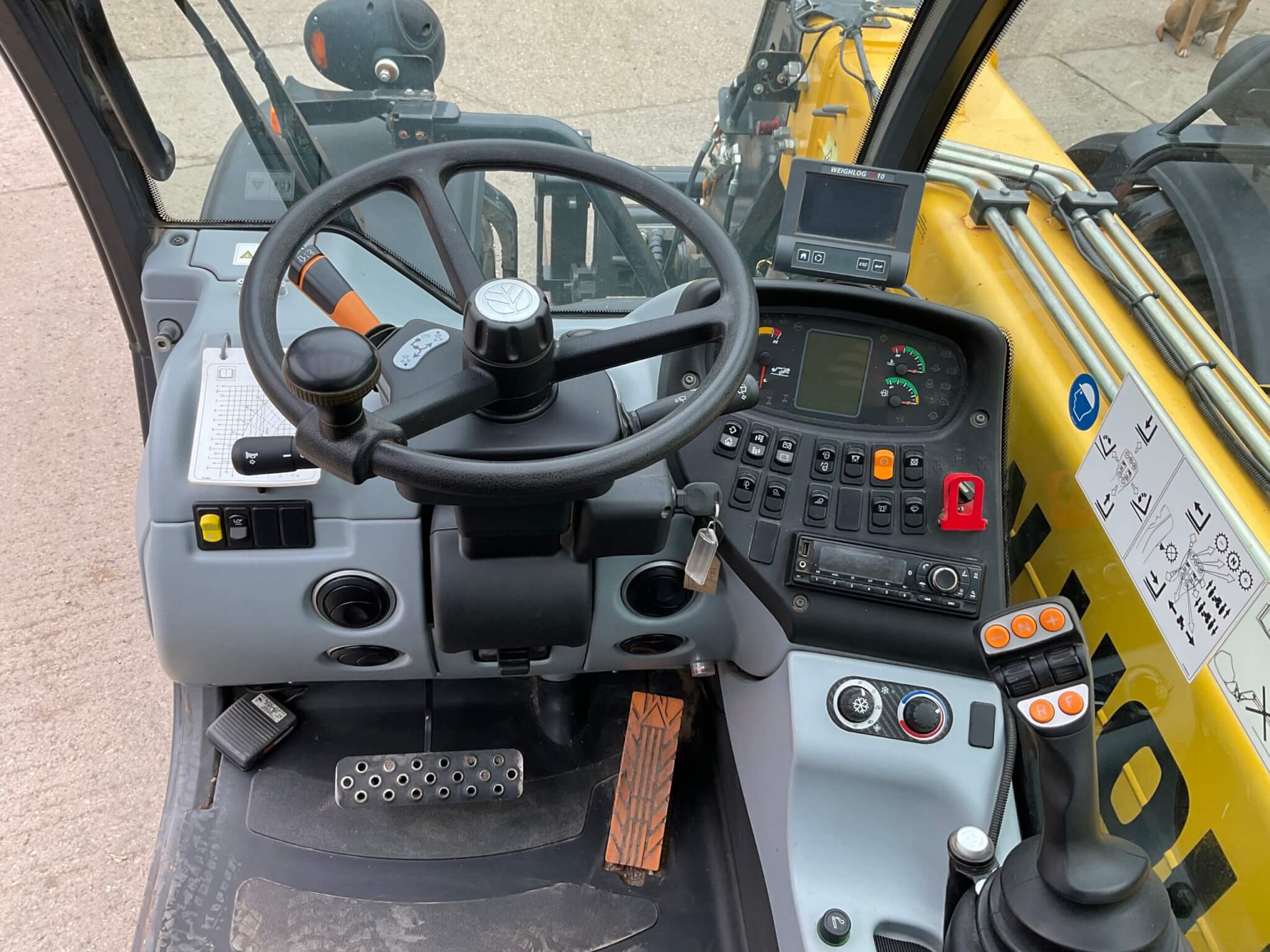 NEW HOLLAND TH7.37 ELITE