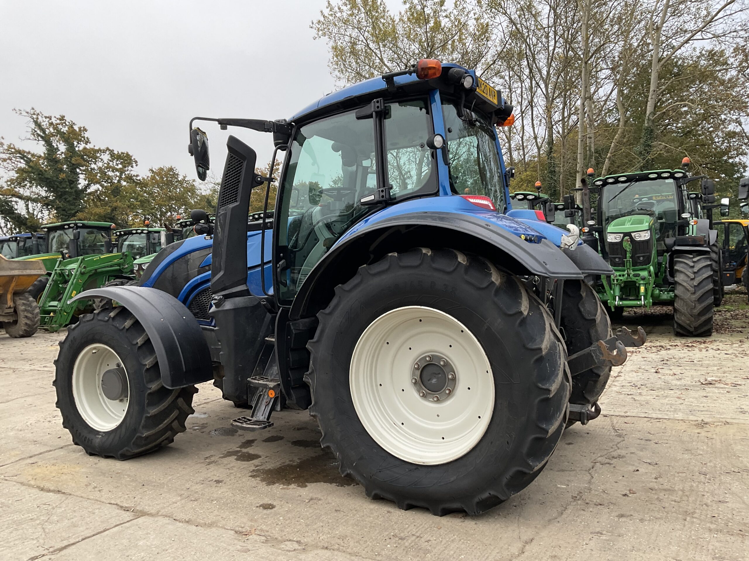 VALTRA T154