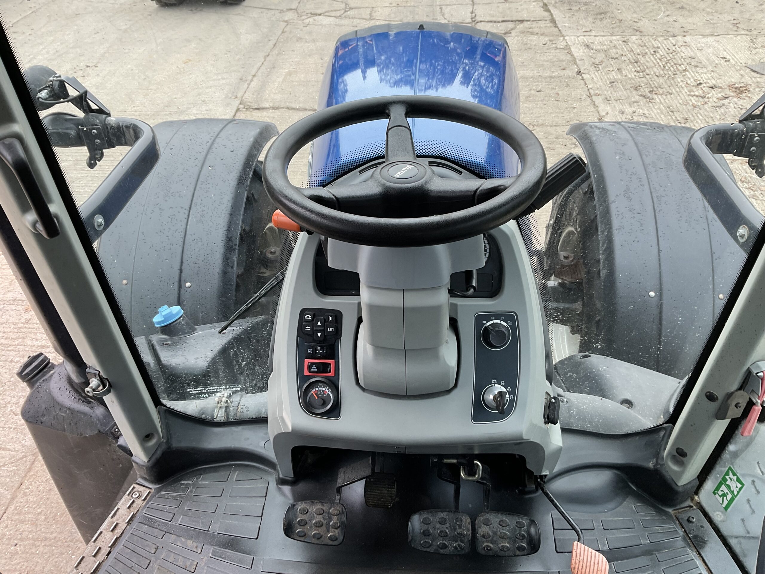VALTRA T154