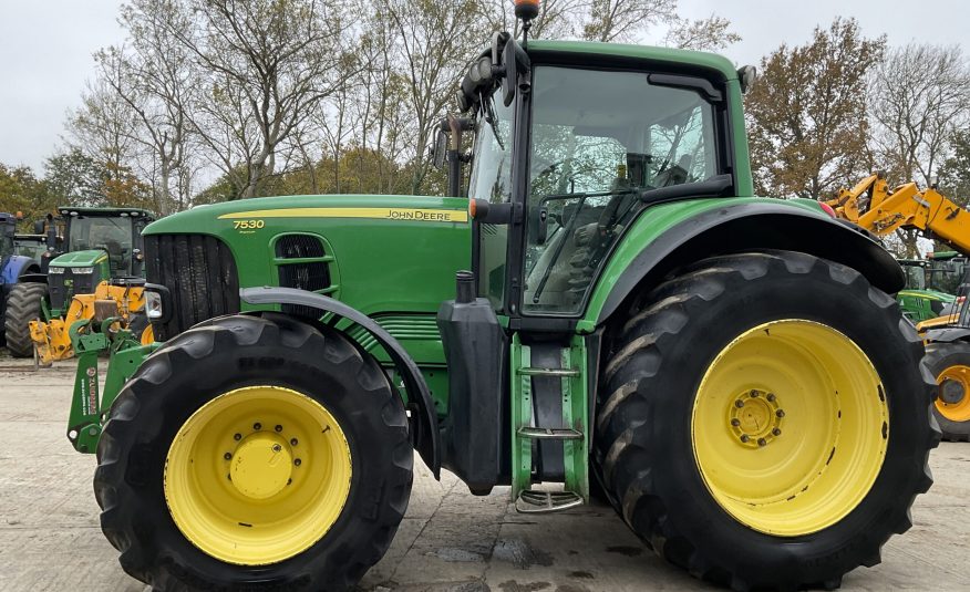 JOHN DEERE 7530 PREMIUM
